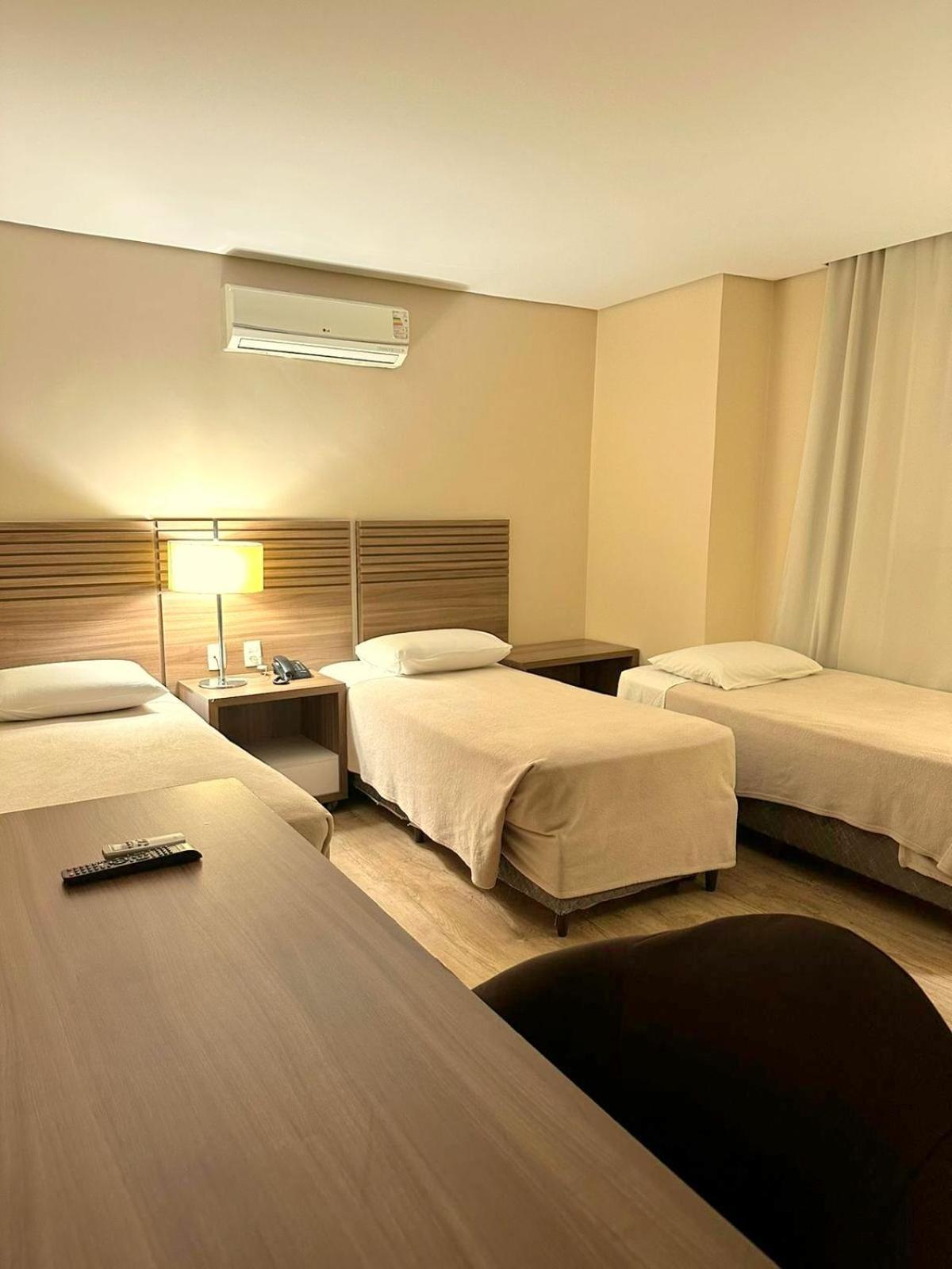 Umbu Hotel Porto Alegre - Centro Historico - Prox Aeroporto 15Min الغرفة الصورة