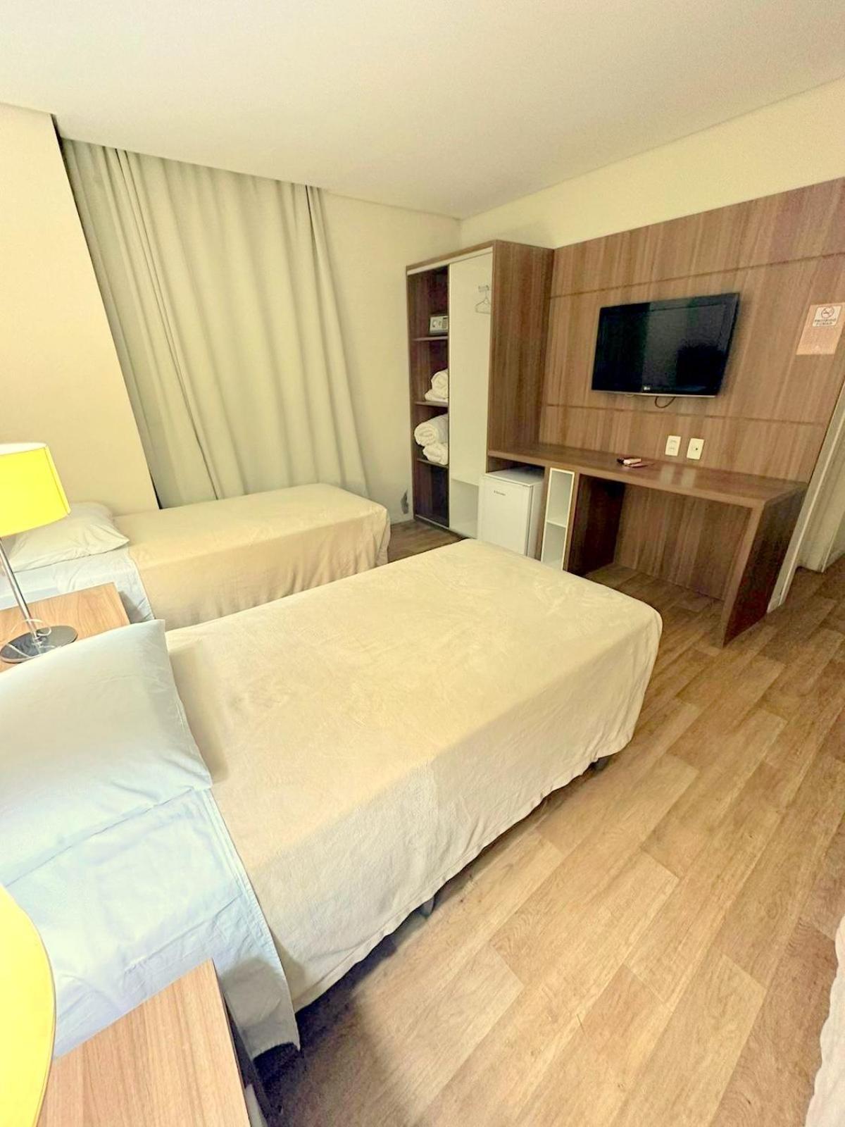 Umbu Hotel Porto Alegre - Centro Historico - Prox Aeroporto 15Min الغرفة الصورة